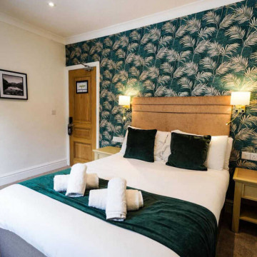 Image for One Night Midweek Bed & Breakfast For Two - Classic Double / Classic Twin Room
